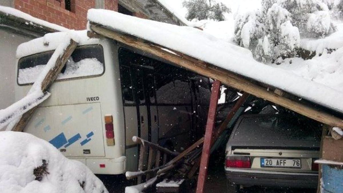 Sarıgöl\'de Taşımalı Eğitime Kar Molası
