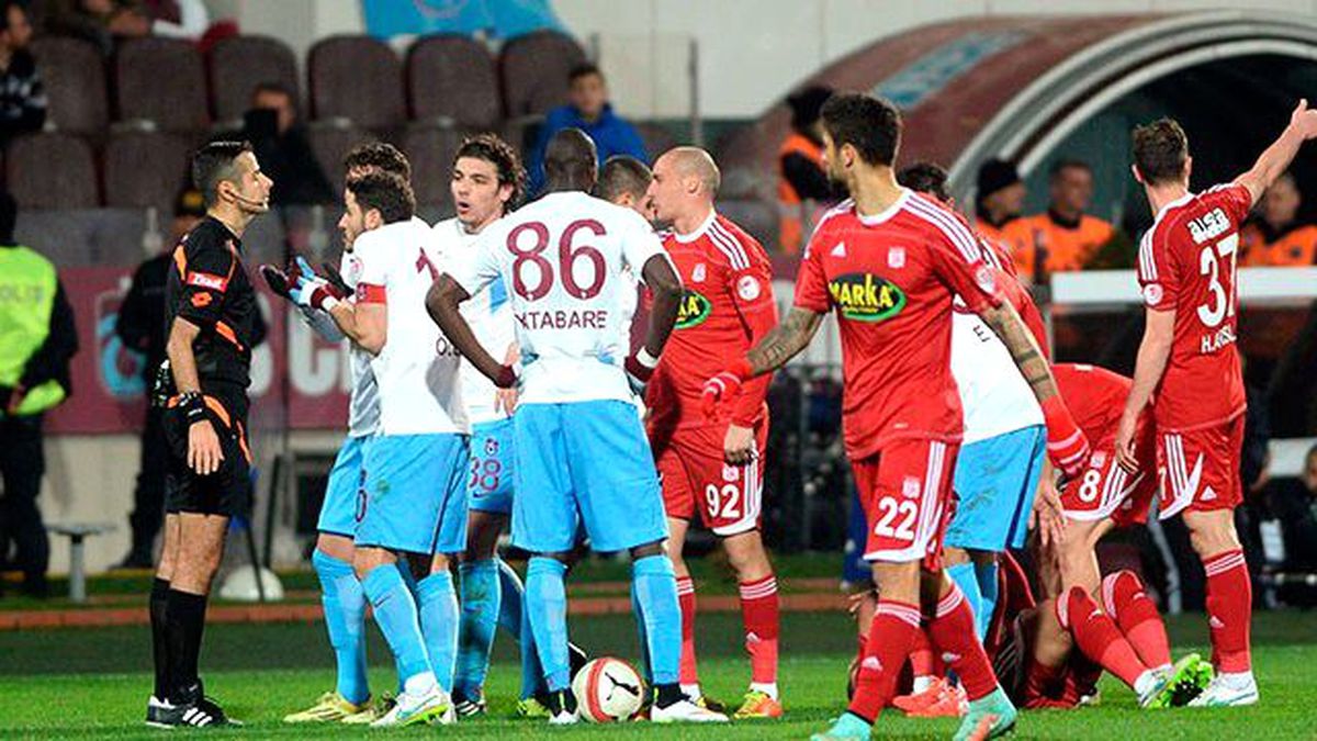 TS Sivas Maç Özeti ve Golleri (Trabzon 2 Sivasspor 3)