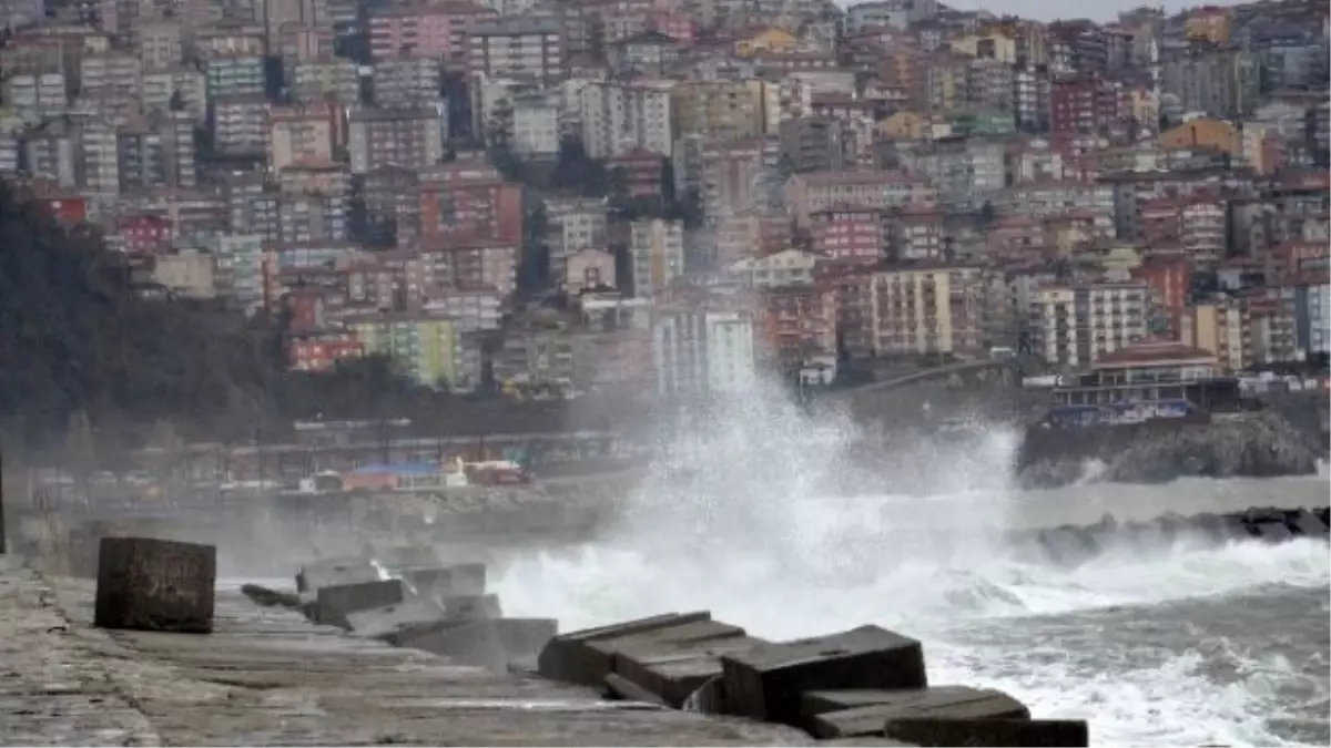 Zonguldak\'ta Şiddetli Fırtına