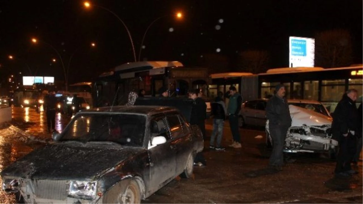 Ankara\'da Zincirleme Kaza: 1 Yaralı