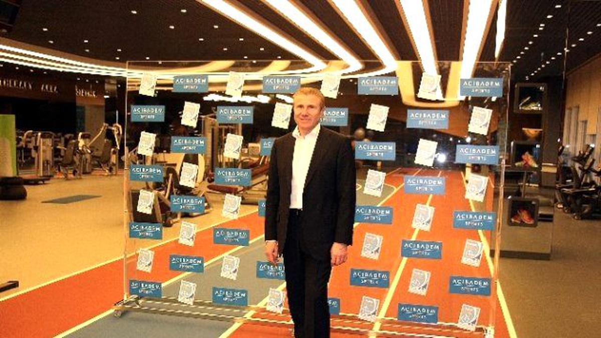 Dünyaca Ünlü Yüksek Atlama Şampiyonu Acıbadem Sports\'u Ziyaret Etti
