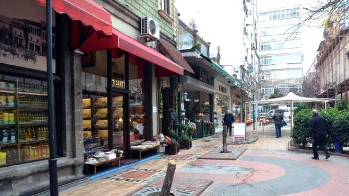 Erguvan Ağaçları Kesildi, Belediye Suç Duyurusunda Bulundu