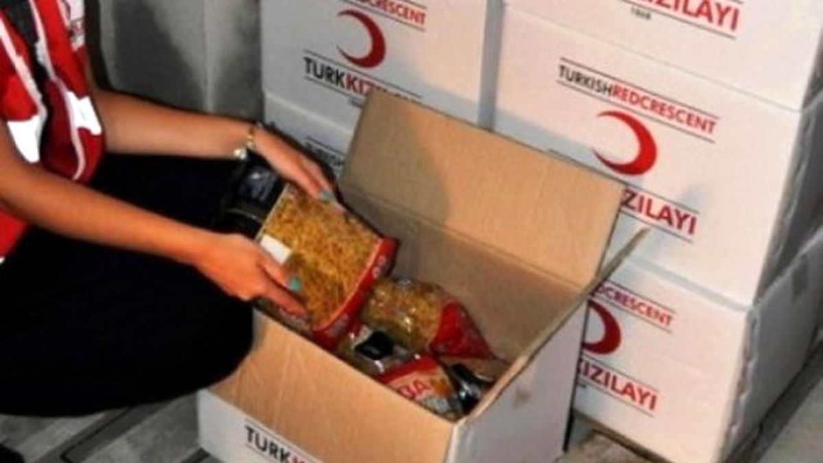 Kızılay\'dan Mültecilere Gıda Yardımı