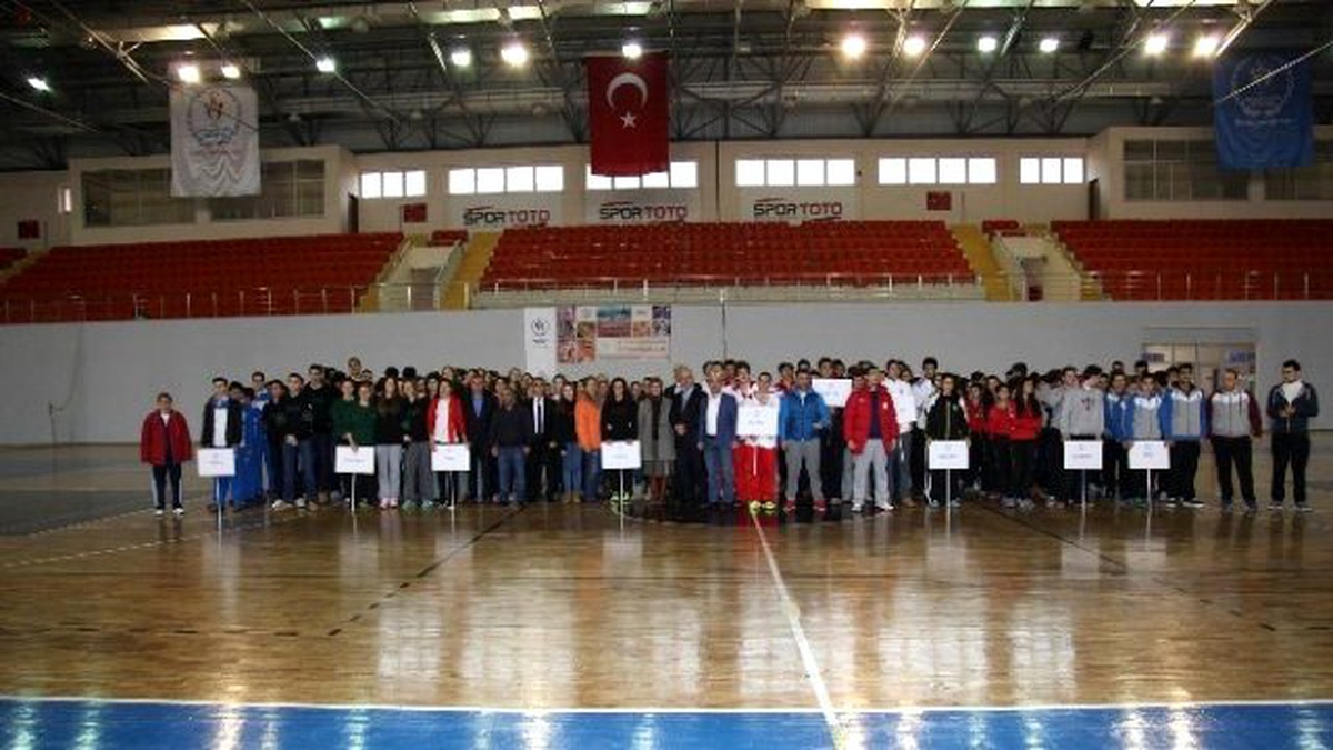 Okul Sporları Basketbol Yarı Finalleri Başladı