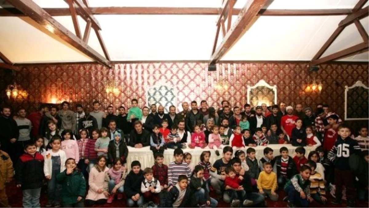 Osmanlıspor\'dan Kimsesiz Çocuklara Yardım Eli