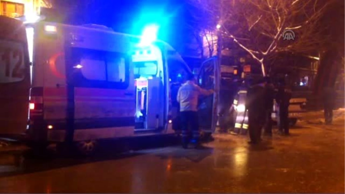 Kastamonu\'da Otomobil Ağaca Çarptı: 1 Ölü, 1 Yaralı