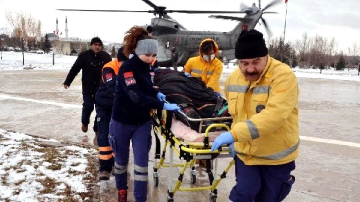 Kar Nedeniyle Mahsur Kalan Hastalar Helikopterle Kurtarıldı