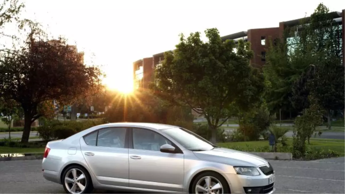 Skoda Octavia Ödüle Doymuyor