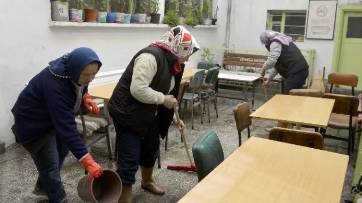 Tepebaşı\'nın Camileri Özenle Temizleniyor