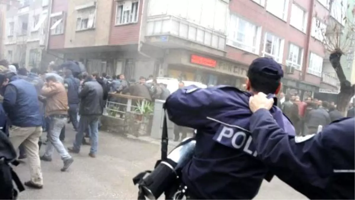 Amirden Gaz Sıkmayan Polise: Sık La Sık!