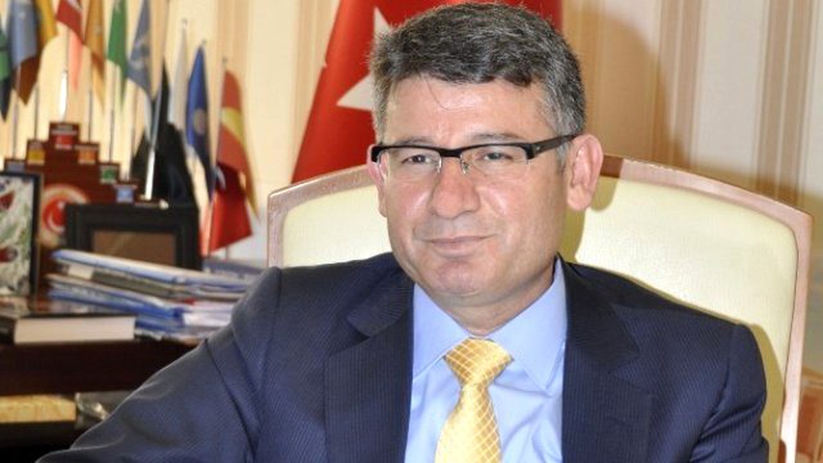 Fikret Yeni: İnsanlar \'Sopa Zoruyla\' Sandığa Gitmiyor