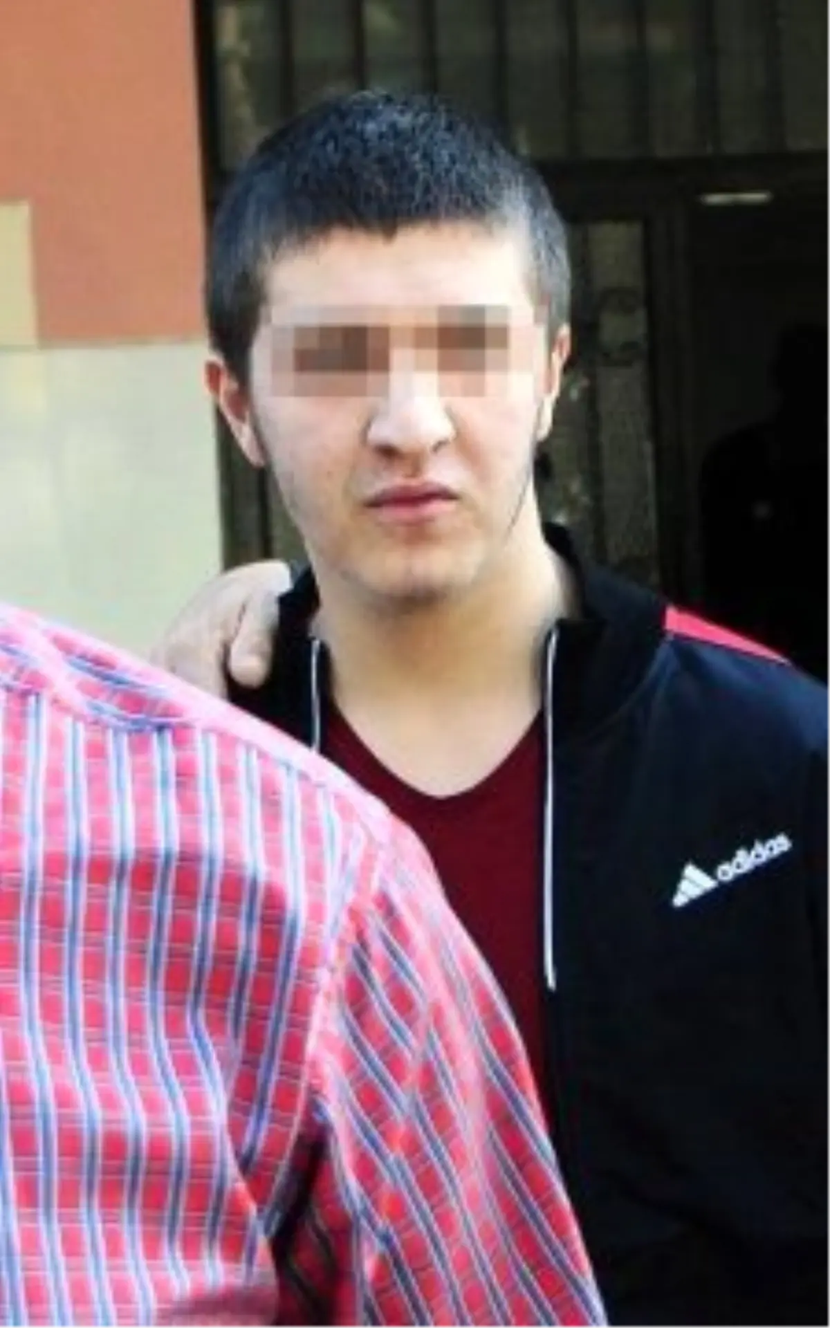 Annesinin Sevgilisini Öldüren Çocuğa "Haksız Tahrik İndirimi" Talebi