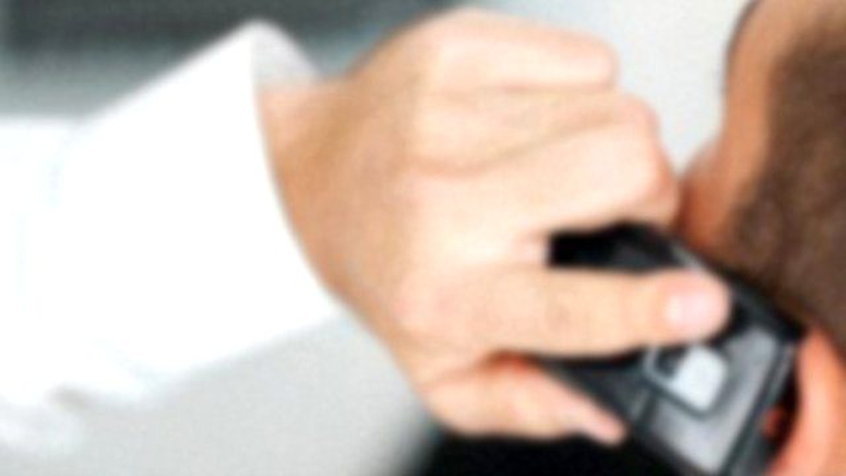Anneyle Oğlunu Dolandırırken Suçüstü Yakalandı