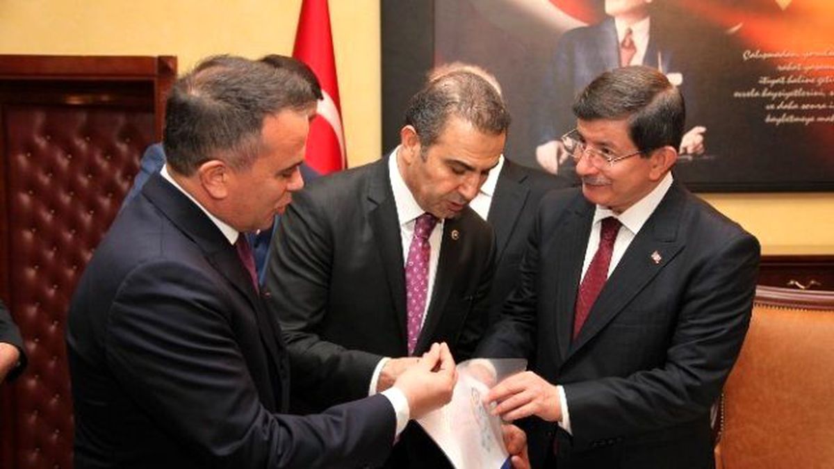 Başbakan Davutoğlu\'na Sivas Raporu Verildi