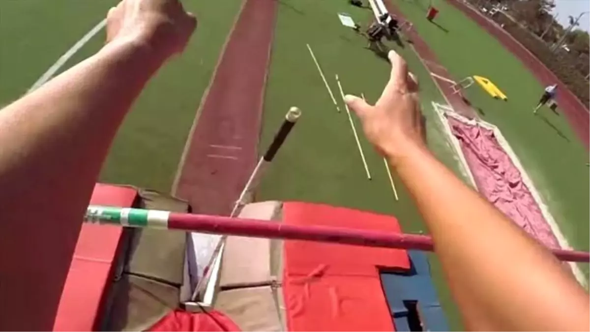 Bir Atlet Sırıkla Atlarken Neler Yaşar? Kaçırmayın!