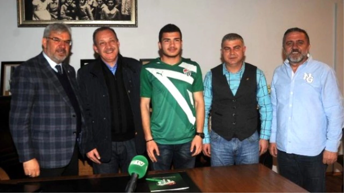 Bursaspor Genç İsimle Sözleşme Uzattı