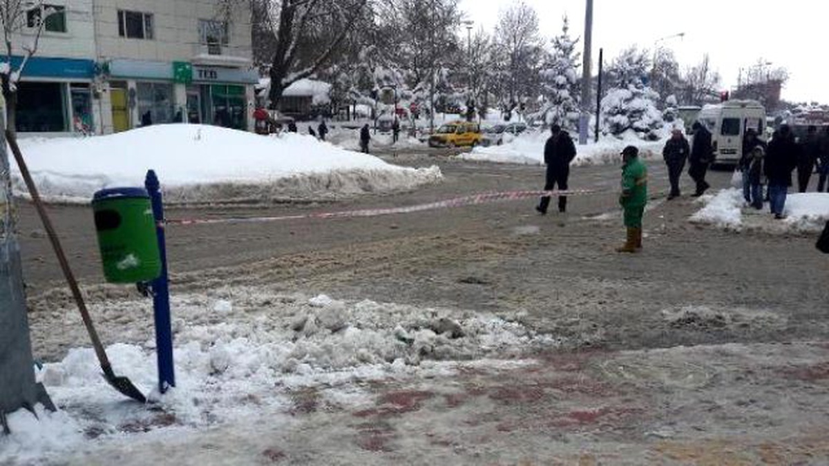 İşçinin Koluna Güvenlik Şeridi Bağlanmasına Tepki