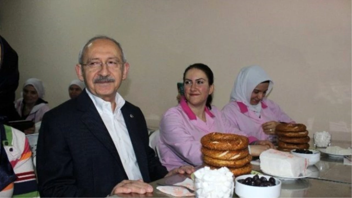 Kılıçdaroğlu, Fabrikada İşçilerle Kahvaltı Yaptı