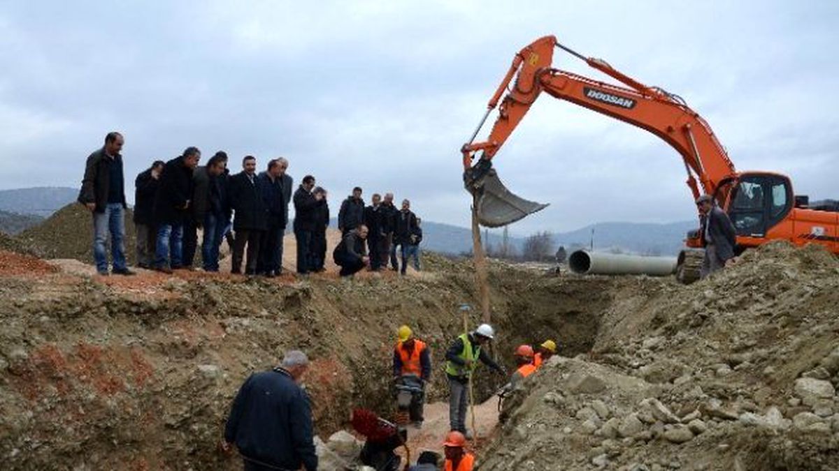 Korkuteli\'nde Az Su ile Çok Tarım Arazisi Sulanacak