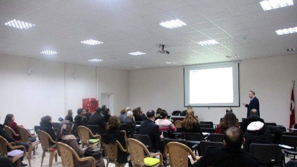 Manisa\'da Gübreleme Eğitim Toplantısı Yapıldı