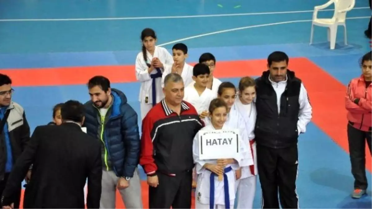 Okullararası Küçük ve Yıldızlar Karate Grup Müsabakaları