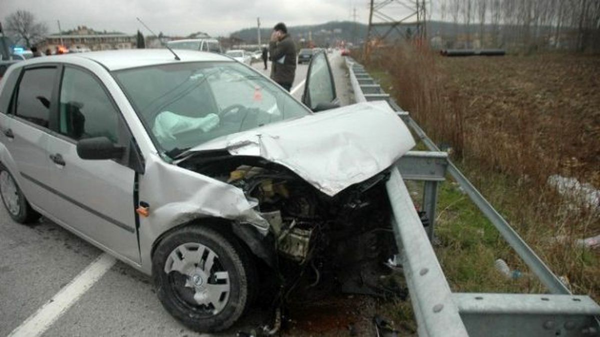 Sakarya\'da Trafik Kazası: 4 Yaralı