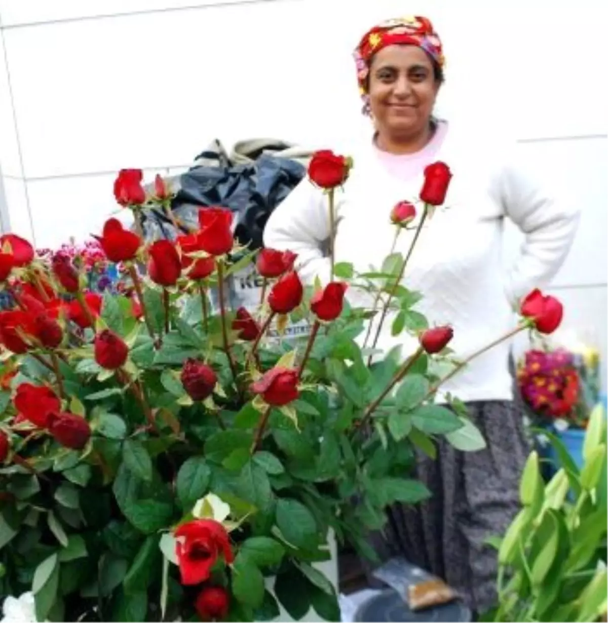 Sevgililer Günü Çiçekçilerin Yüzünü Güldürdü