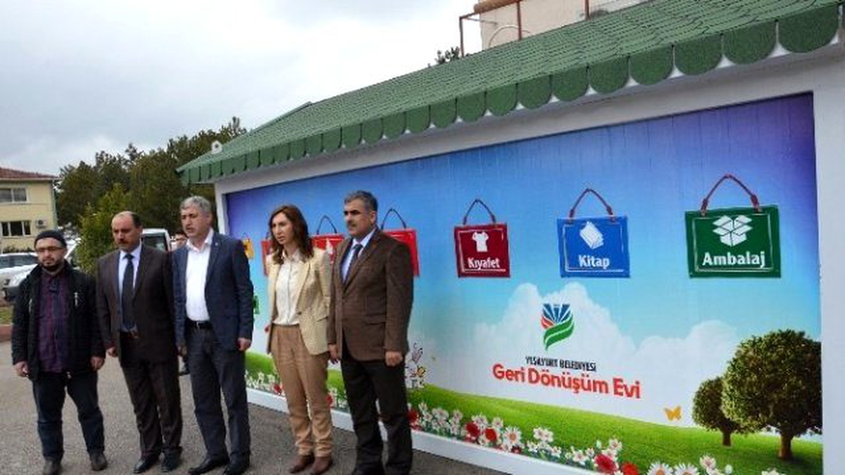Yeşilyurt Belediyesi\'nden Geri Dönüşüm Evi Hizmeti