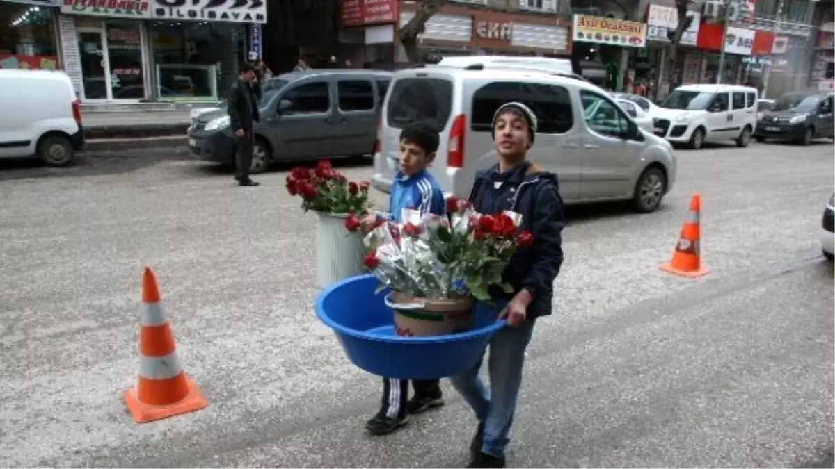 14 Şubat Çocukları Sevindirdi