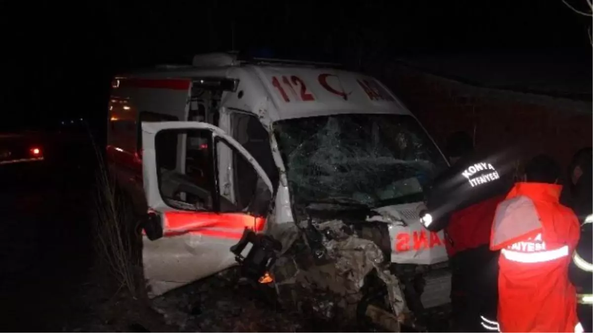 Beyşehir'de Ambulans Kaza Yaptı, Dört Kişi Yaralandı