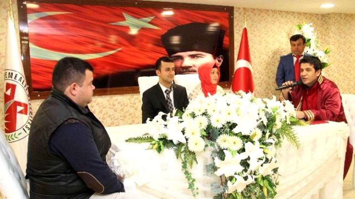 Başkan Genç, Sevgililer Günü\'nde Nikah Kıydı