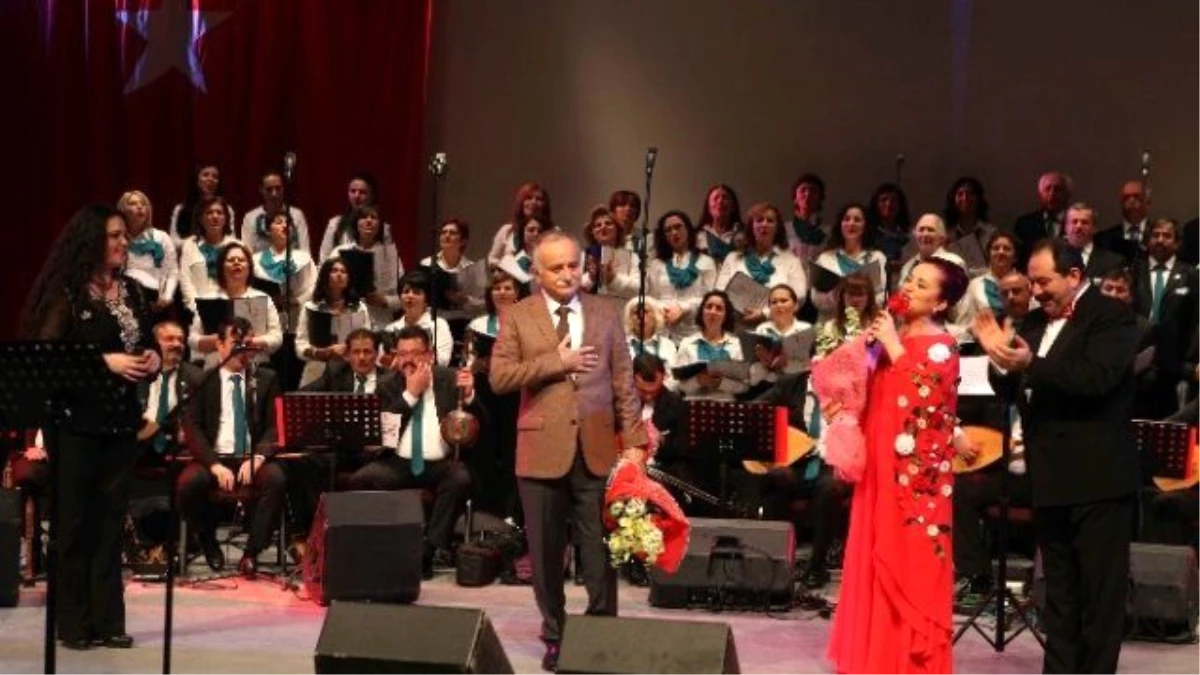 Bayraklı Belediyesi\'nden Özel Güne Özel Konser