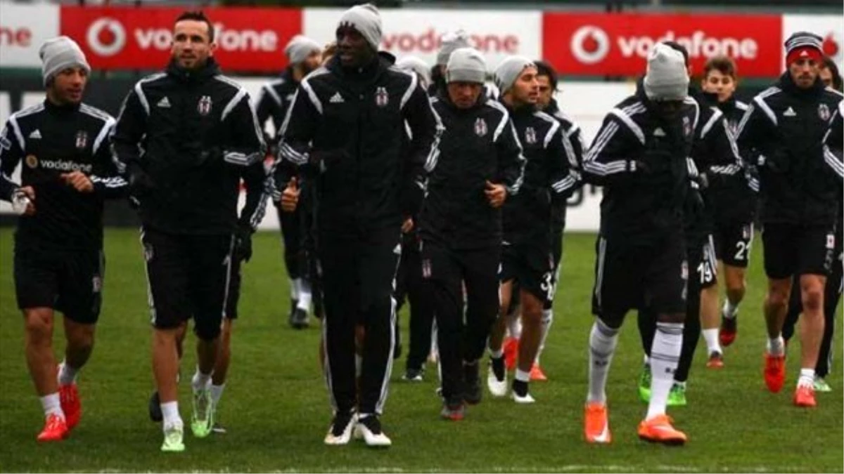 Beşiktaş, Bursaspor Maçı İçin Kampa Girdi