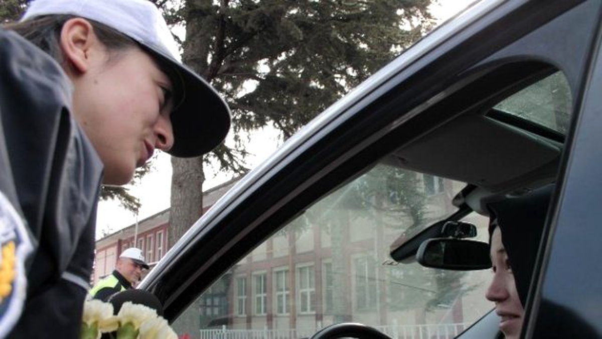Bolu Polisinden Sürücülere 14 Şubat Sürprizi