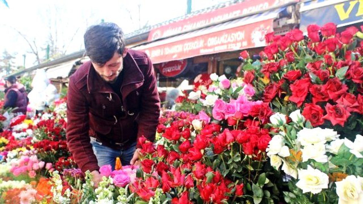 Bu Senenin Modası Yine \'Gül\'