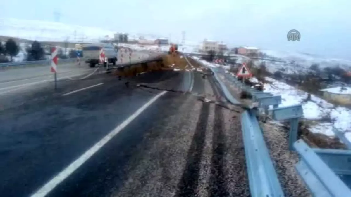 Elazığ-Keban Karayolunda Çökme