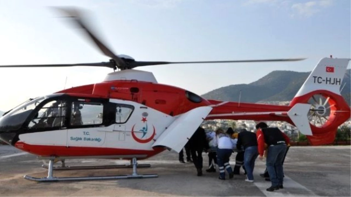 Kazada Yaralanan Genç Helikopterle İzmir\'e Sevk Edildi