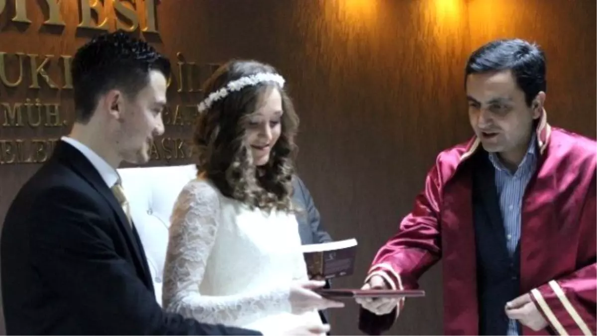 Kırşehir\'de 14 Şubat Sevgililer Gününde 11 Nikah Kıyıldı