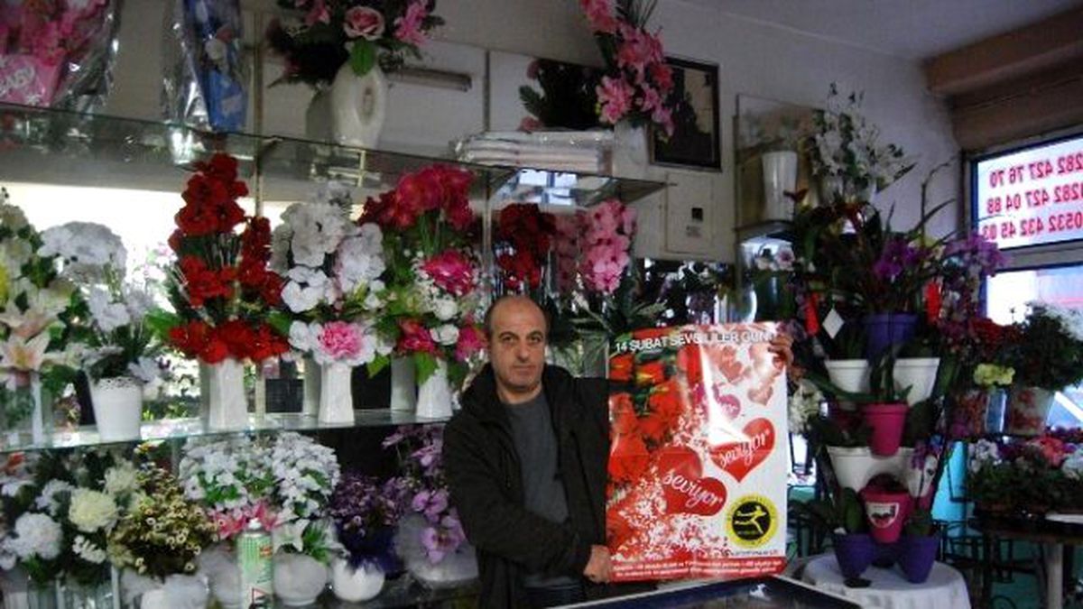 Malkara\'da Çiçekçinin Sevgililer Günü Mesaisi