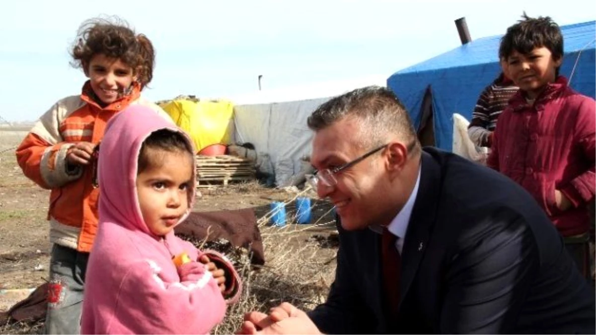 Milletvekili Aday Adayı Koç\'tan Çadırlarda Kalan Suriyeli Ailelere Yardım