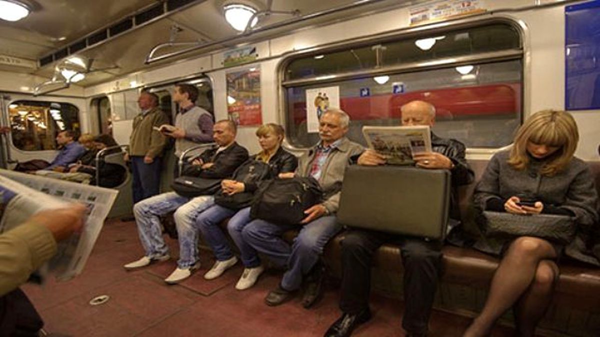 Moskova Metrosunda Çöpçatanlık Hizmeti Başladı