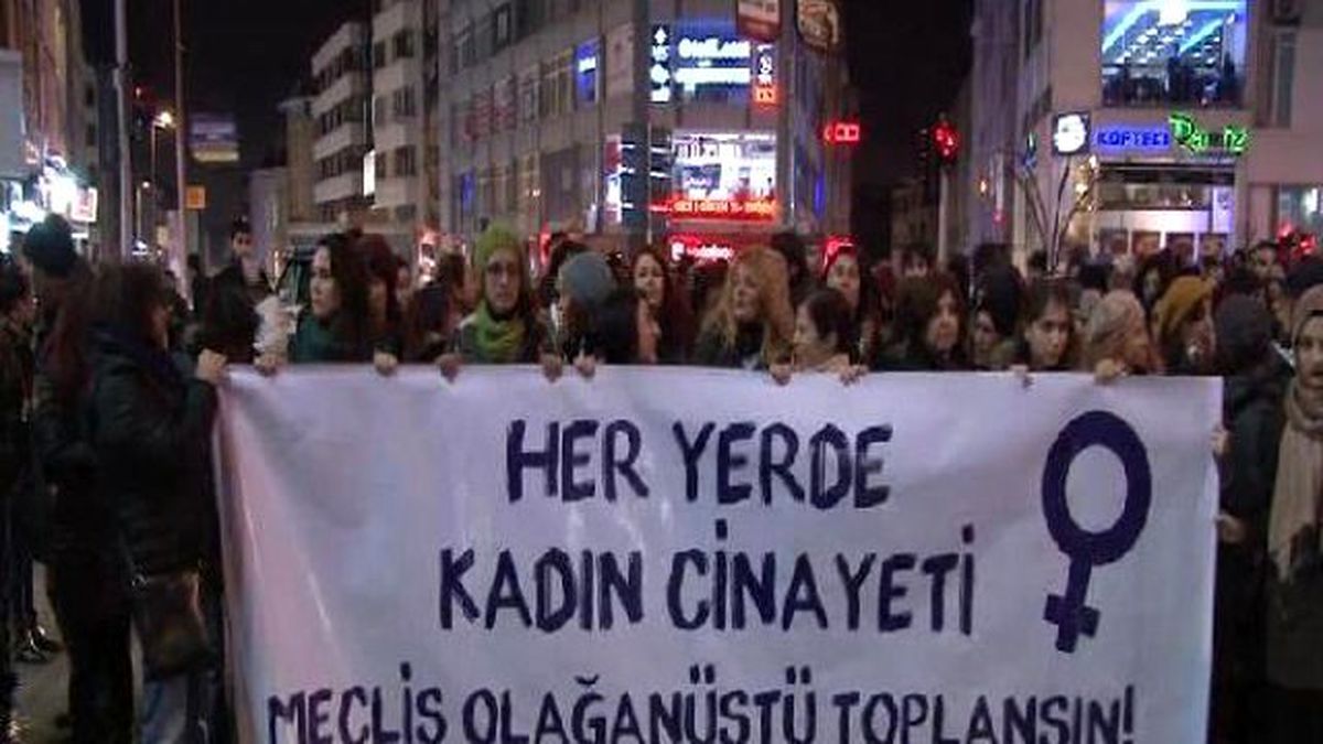 Özgecan İçin Kadıköy\'de Yürüyüş