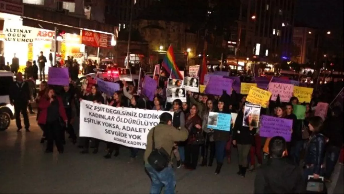 Sevgililer Günü\'nde Kadına Şiddeti Protesto Ettiler