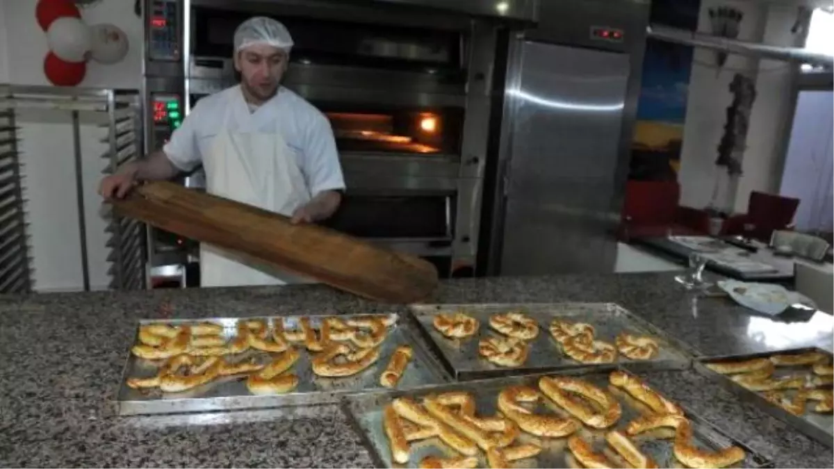 Sevgililere Özel \'Harfli Simit\'