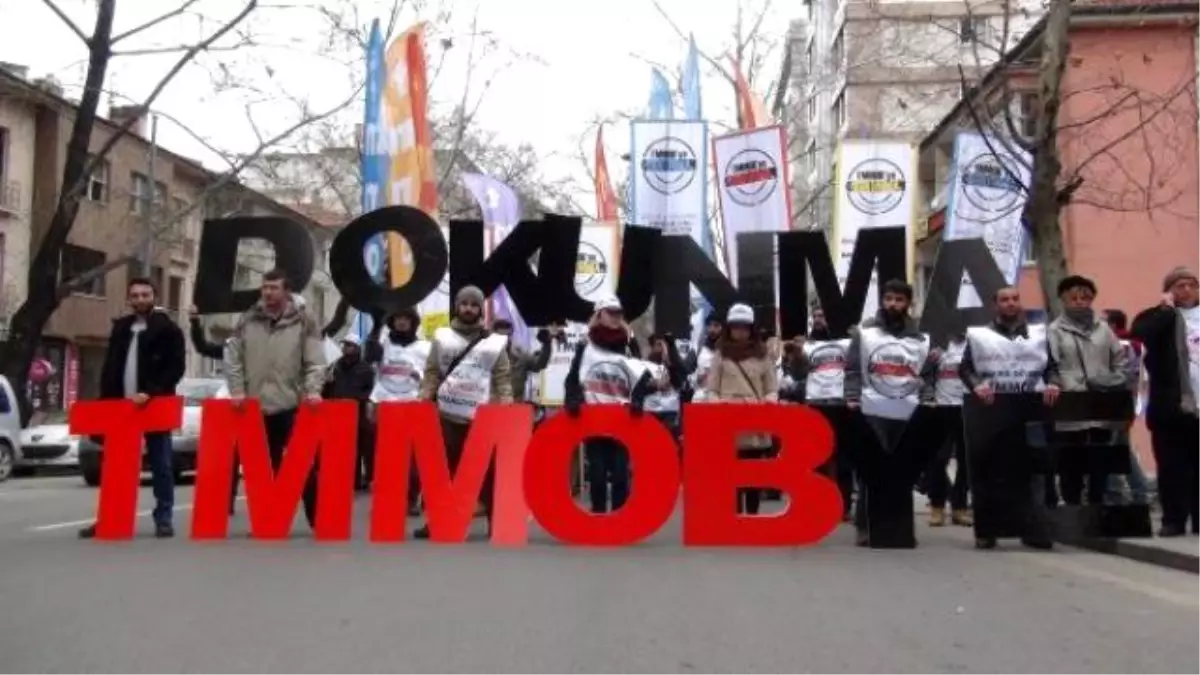 TMMOB Üyeleri ile Polis Arasında Arbede Çıktı