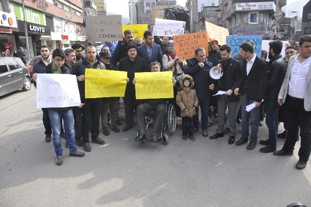 ABD\'de Öldürülen 3 Müslüman Genç İçin Eylem
