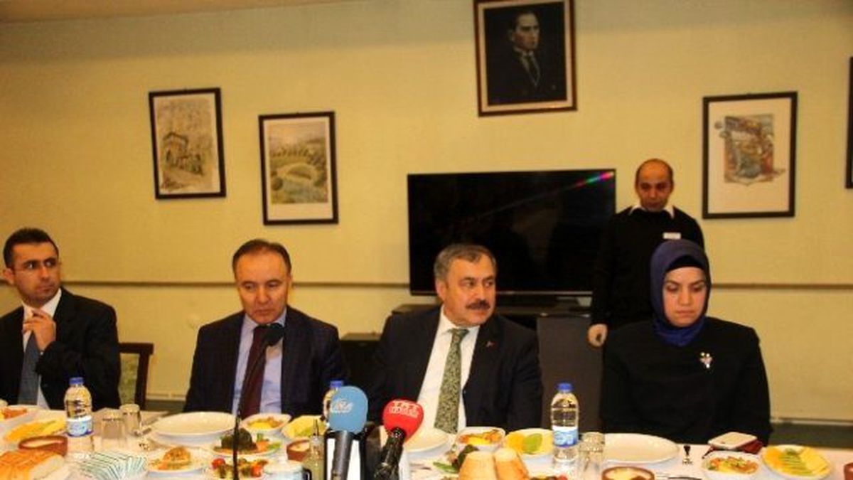 Bakan Eroğlu, Bayburt ve Erzurum\'da Temaslarda Bulundu