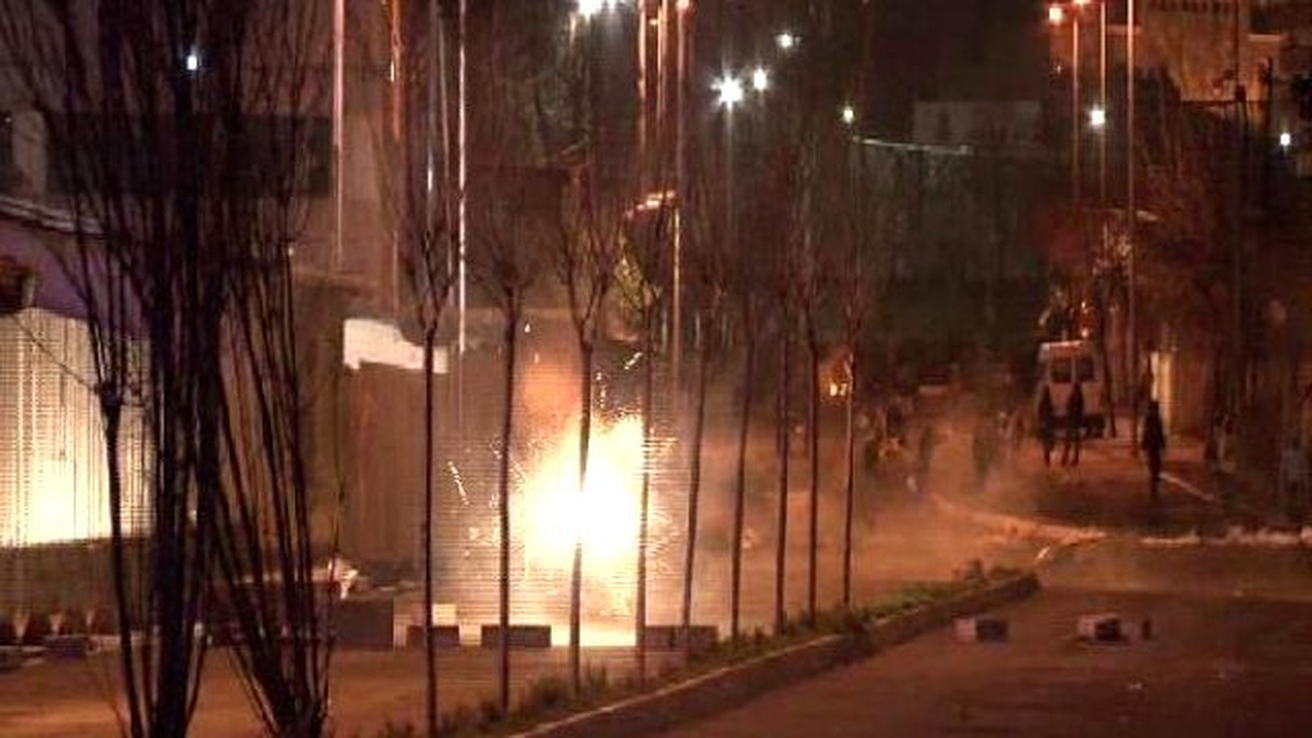 Dolapdere\'de İzinsiz Gösteriye Polisten Müdahale