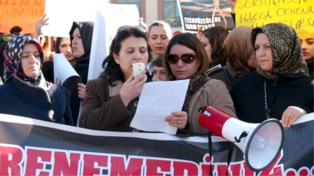 Erzincan\'da Özgecan Protestosu