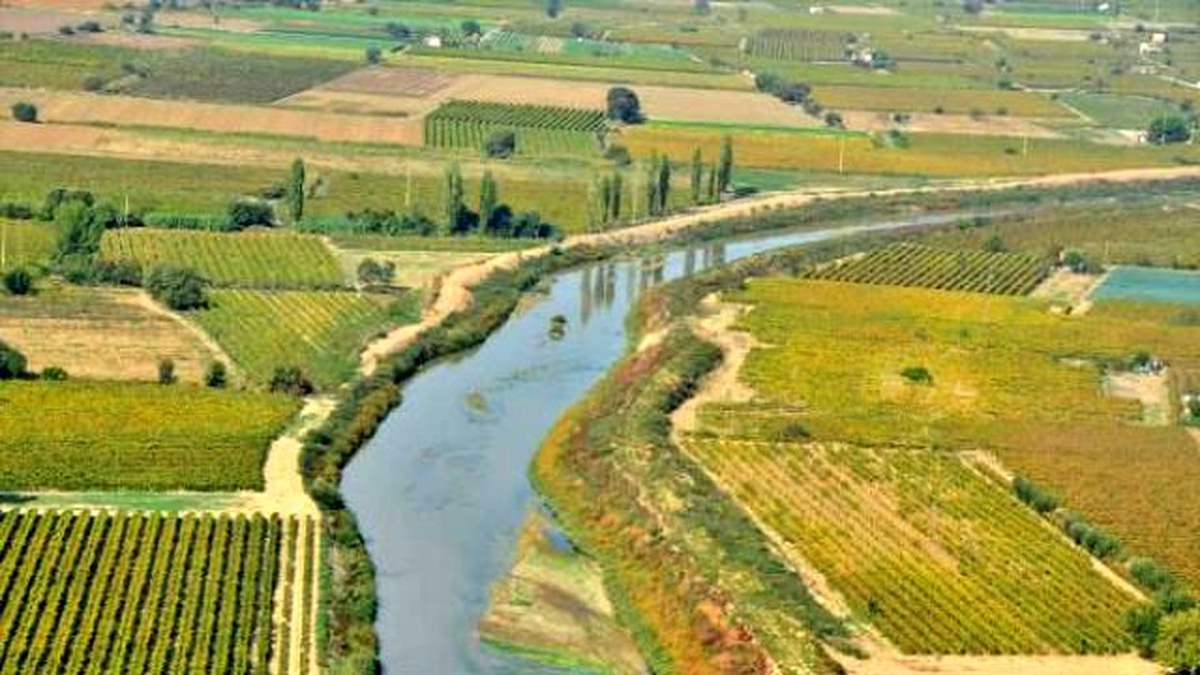 Gediz\'deki Kirlilik Manisa Valisi\'ni İsyan Ettirdi